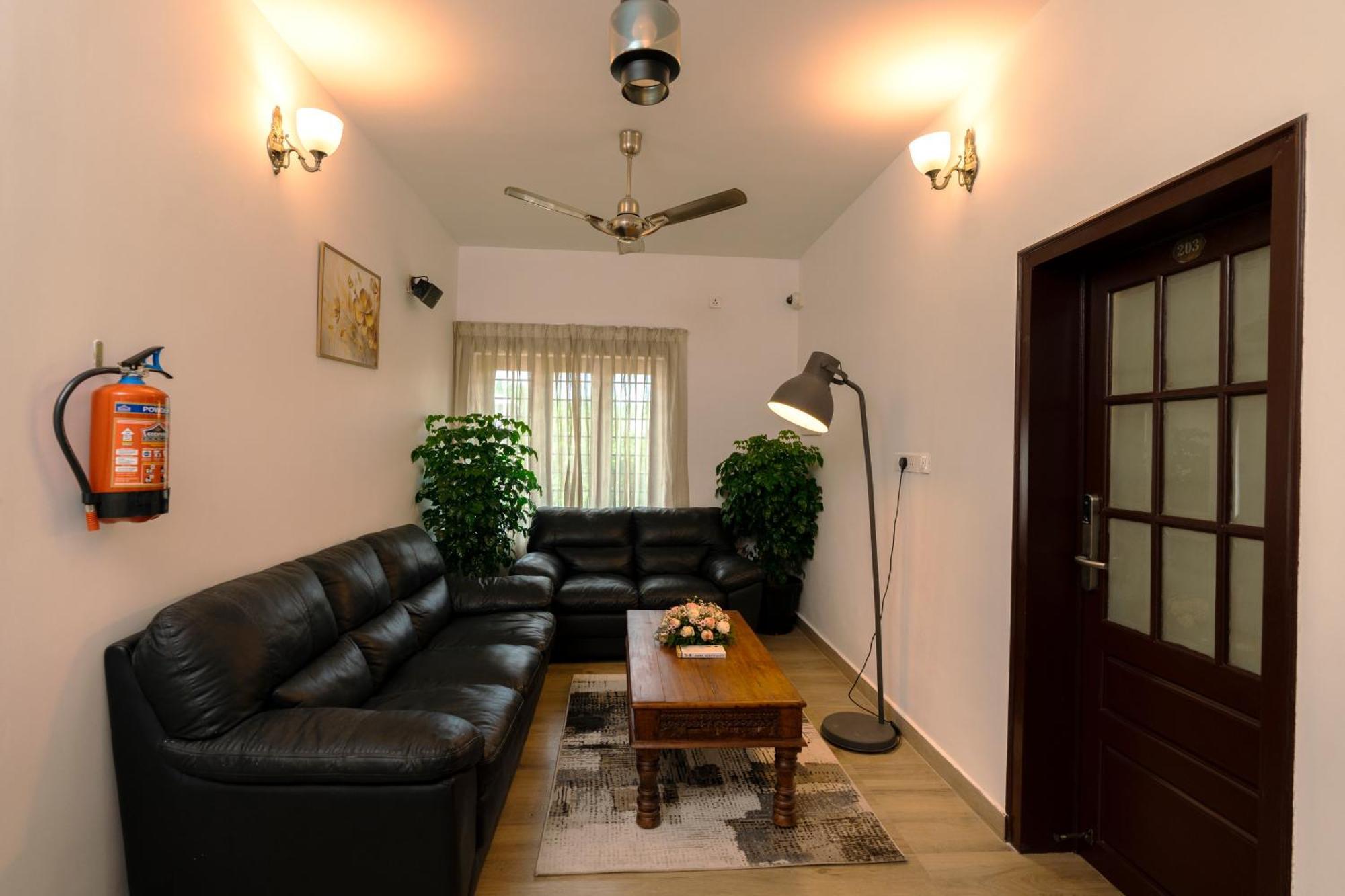 Solo Inn By Hawk Hospitality Kochi Eksteriør billede