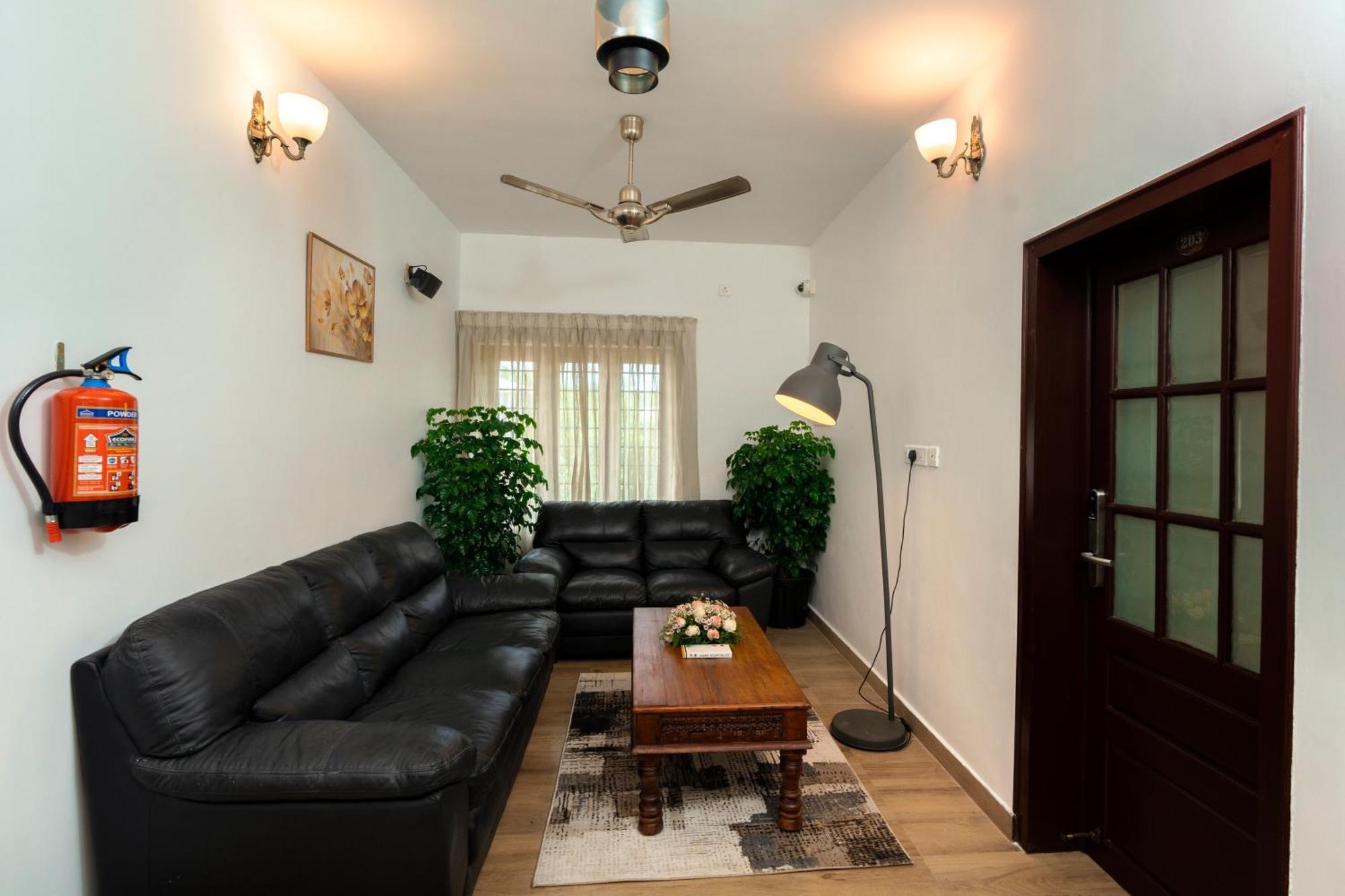 Solo Inn By Hawk Hospitality Kochi Eksteriør billede