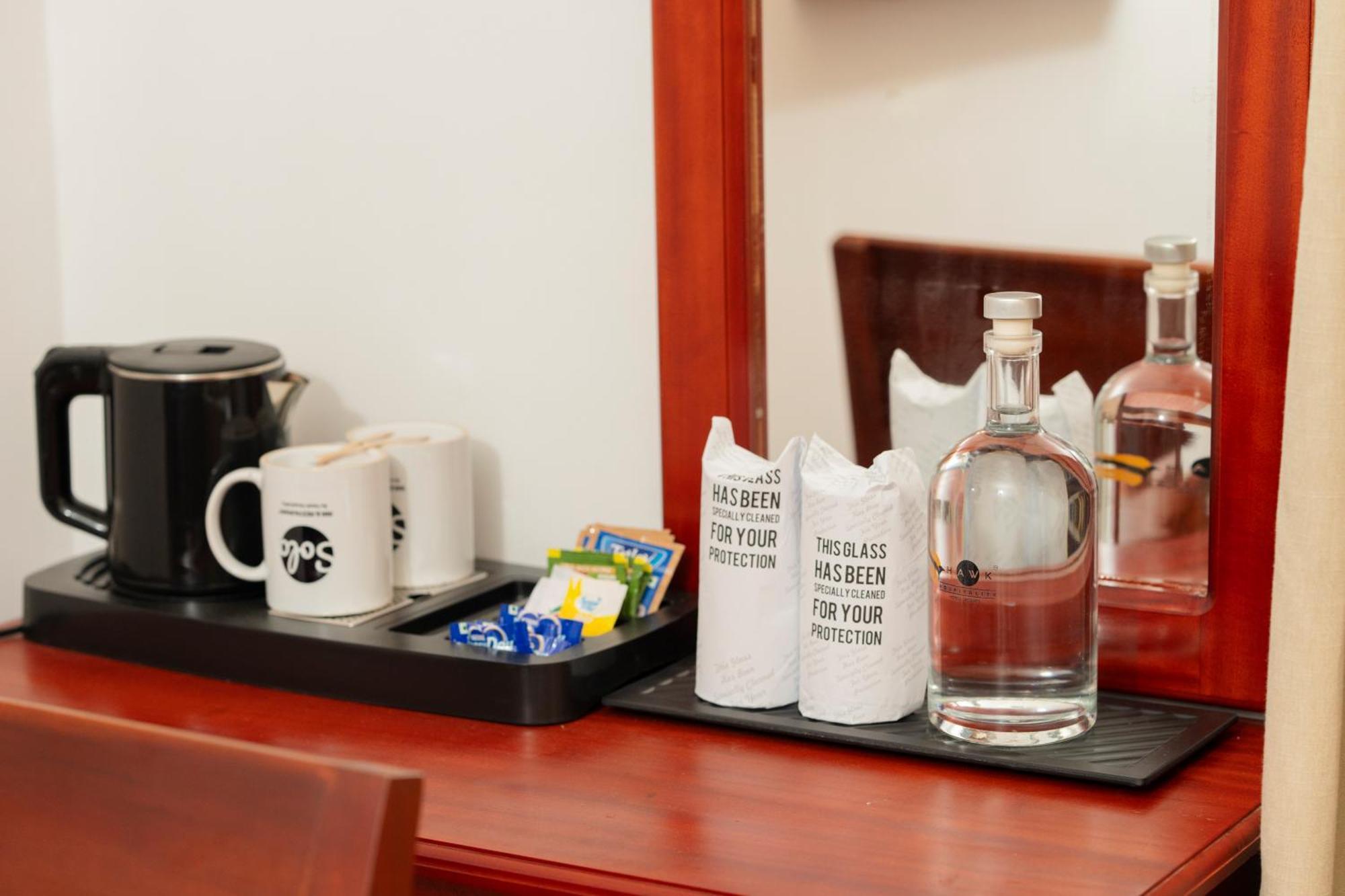 Solo Inn By Hawk Hospitality Kochi Eksteriør billede