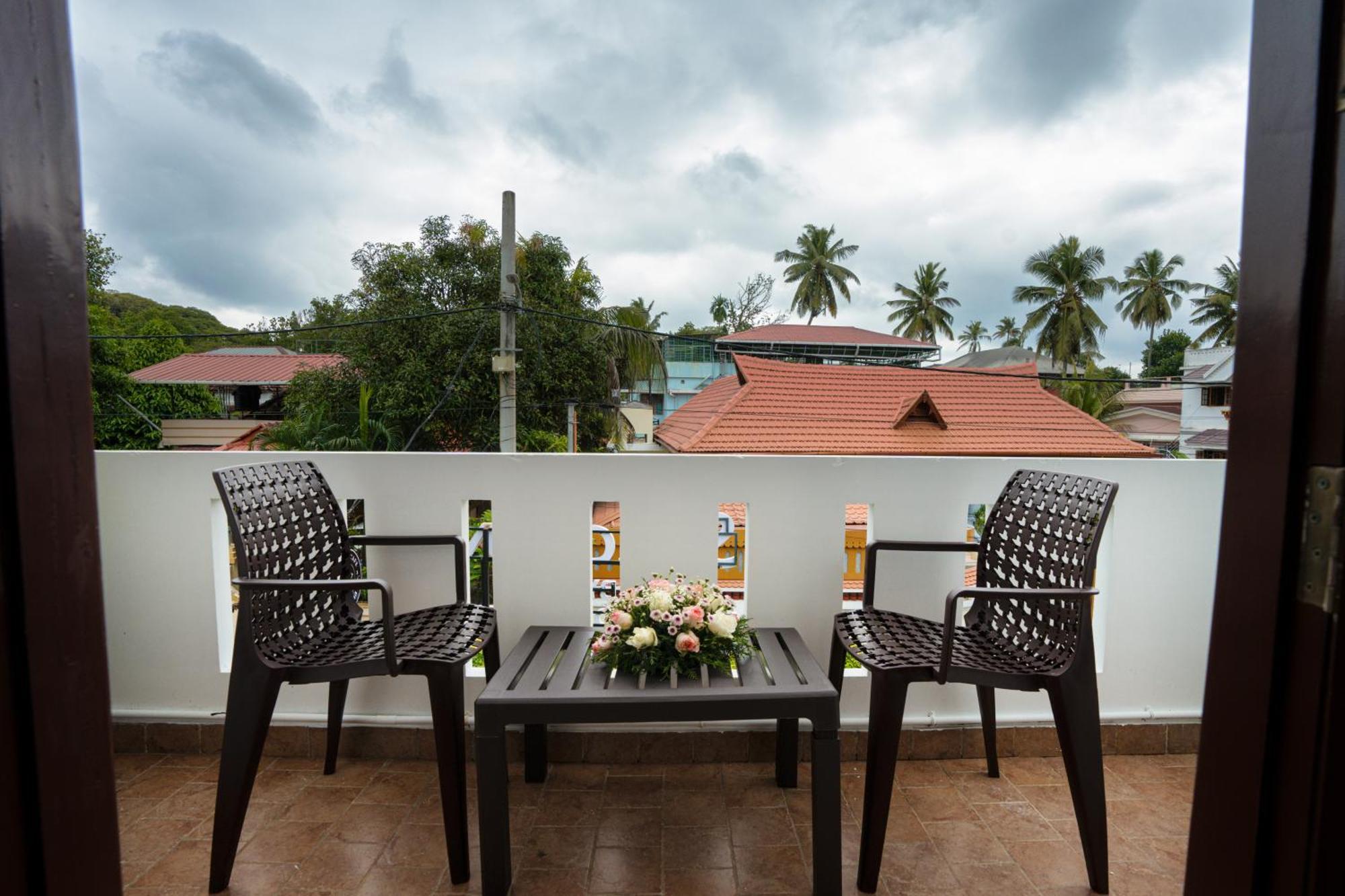 Solo Inn By Hawk Hospitality Kochi Eksteriør billede